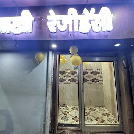Hotel Pakhi Residency à Vrindāvan Extérieur photo
